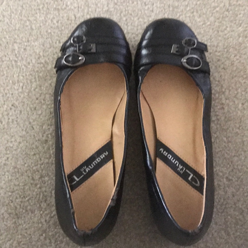 Buckle flats